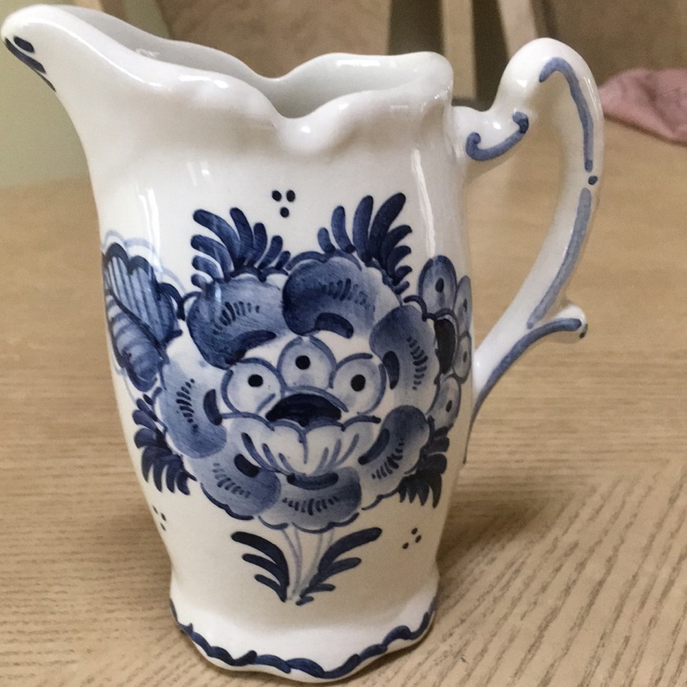 Beautiful vintage small pitcher/creamer